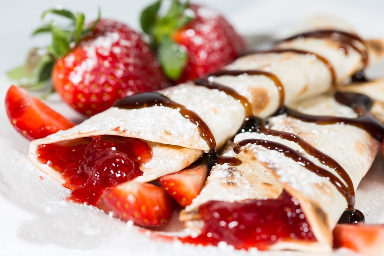  كريب بالفاكهة والشوكولاتة