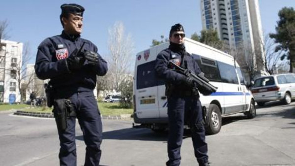 حكومة فرنسا تدعم الشرطة في مواجهة شغب كأس أوروبا