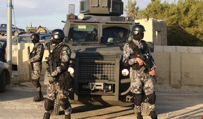 محدث بالفيديو : استشهاد 4 رجال أمن أردنيين خلال اشتباكات مع مسلحين في الكرك