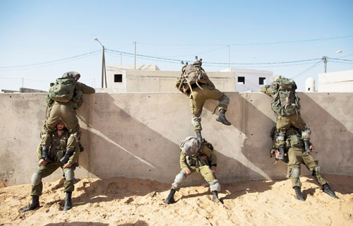 إسرائيل ملزمة بإيجاد حل للصراع مع الفلسطينيين