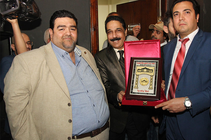 مصر تكرم عبد الله الرويشد