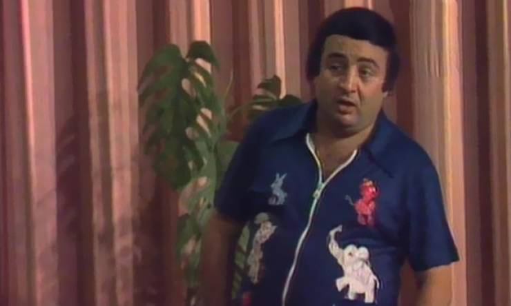 صورة .. لن تصدق حجم الشبه بين يونس شلبي ونجله