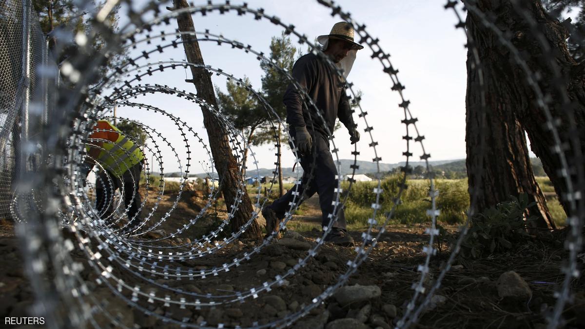 اليونان تبدأ بإخلاء مخيم "ايدوميني"