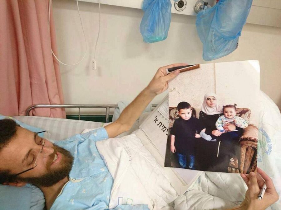 بيان عاجل لهيئة شؤون الأسرى:   القيق يصرخ "سمعوني صوت إبني مشان الله"