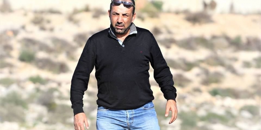 مستوطنون يعتدون على الصحفي زاهر أبو حسين برام الله