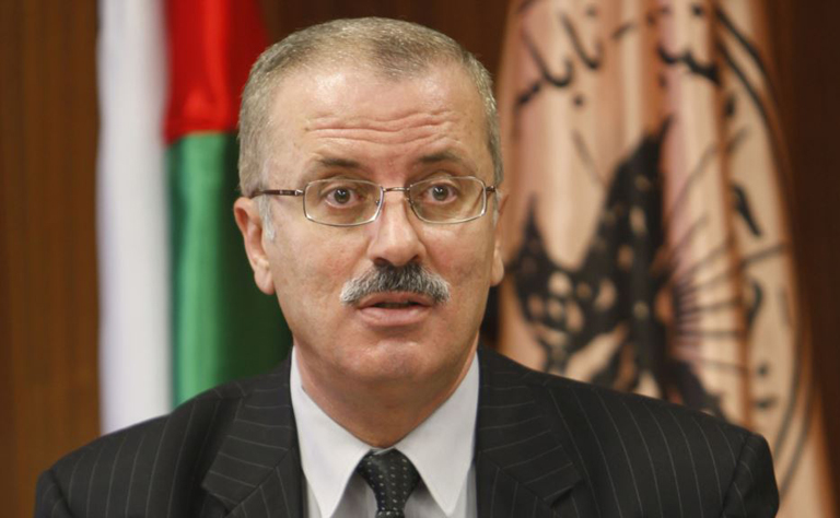 الحمدالله يطلع السفير المصري على اخر الاوضاع السياسية