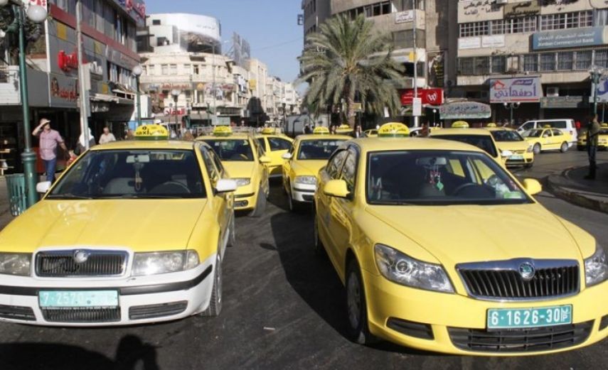 نقابة "سائقي الأجرة" بغزة تُطالب بتثبيت قيمة الترخيص المخفض