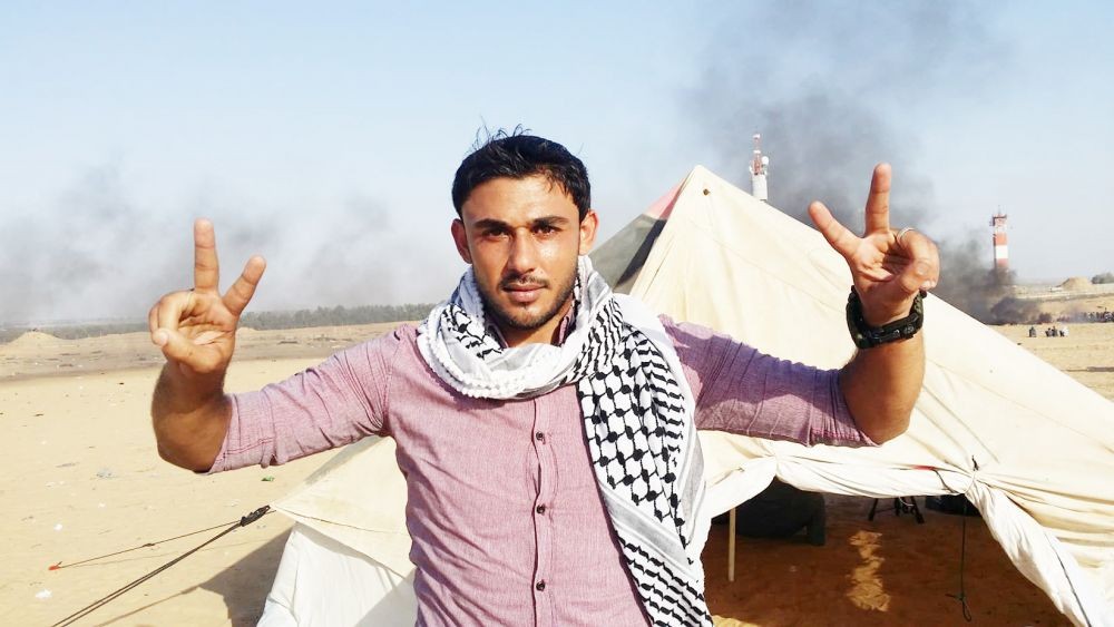 بالفيديو: نشطاء فلسطينيون يتداولون أغنية فكاهية باسم "3 دقات على الطريقة الغزاوية"