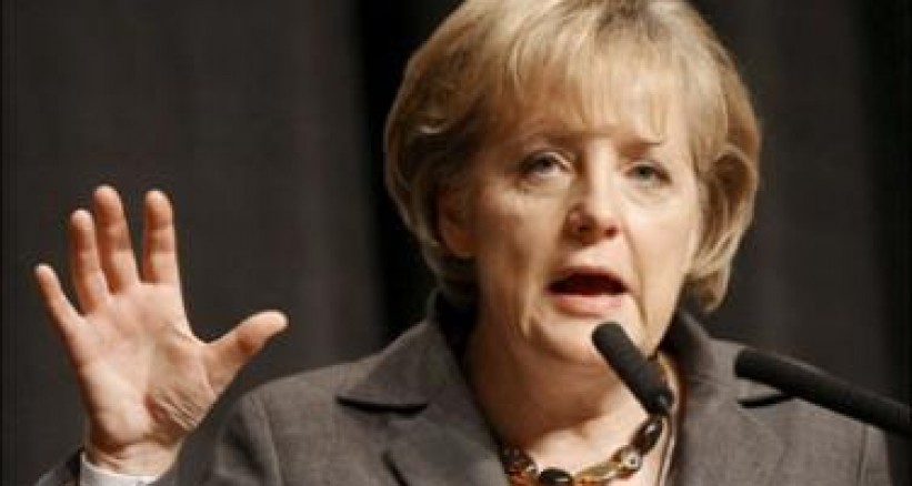 ميركل تدعم مقترح مضاعفة أعداد اللاجئين