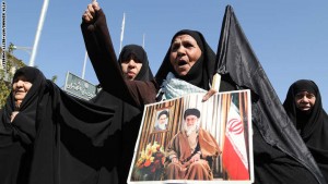 بالصور.. مظاهرات بإيران ضد السعودية بعد حادثة التدافع في منى