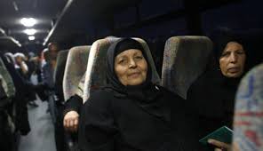 دفعة جديدة من أهالي أسرى غزة يزورون ذويهم في سحون الاحتلال