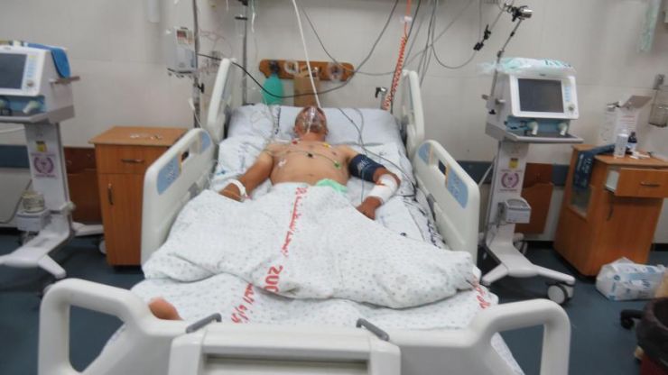 نيابة غزة : توقيف 4 متهمين بالاعتداء على موظف في بلدية غزة