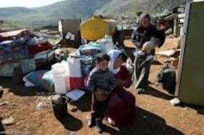 الاحتلال يرحل 14 عائلة شرق طوباس