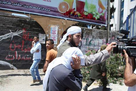 أمن حماس يعتقل "سلفيين" متهمين بإطلاق الصواريخ على اسرائيل