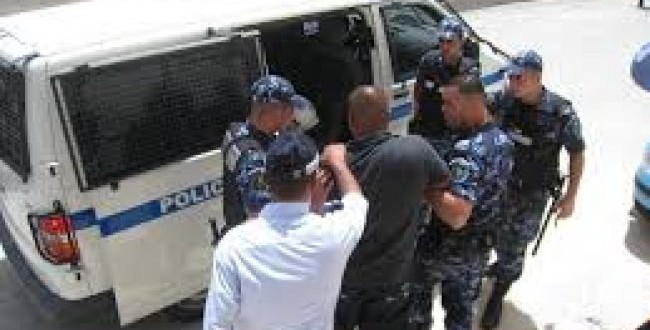 الشرطة تقبض على شخصين لقيامهما بابتزاز مواطنة في جنين