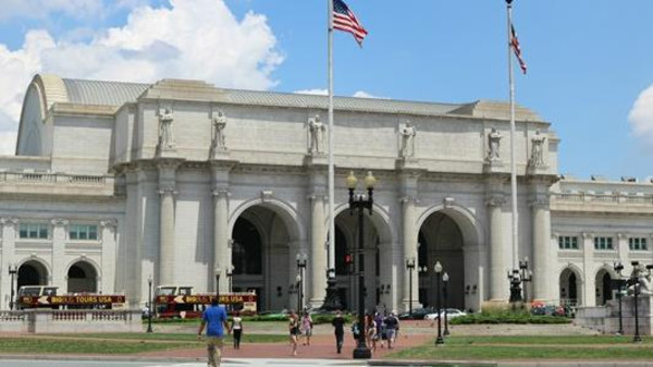 إخلاء محطة قطار في واشنطن للاشتباه بوجود قنبلة