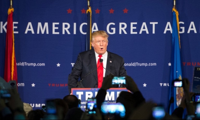 طالب بمنع دخول المسلمين إلى بلاده