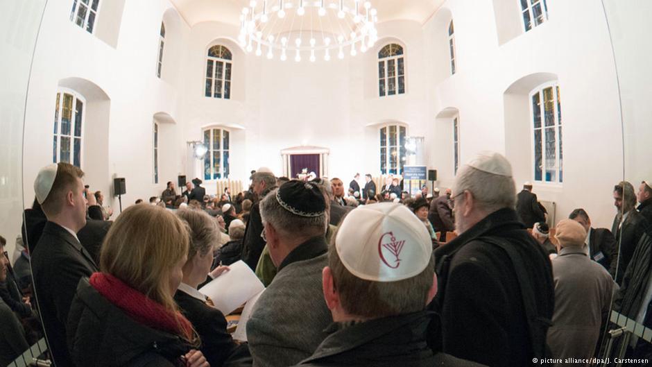 يهود ألمانيا يطالبون برفض معاداة السامية ضمن اجراءات الاندماج للاجئين