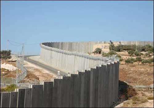 حركة اسرائيلية تدعو لـ"إنقاذ القدس اليهودية"ببناء جدار عازل وفصل 28 قرية عن القدس