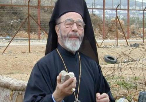 وفد فلسطيني رفيع يتقبل التعازي بالمطران كابوتشي