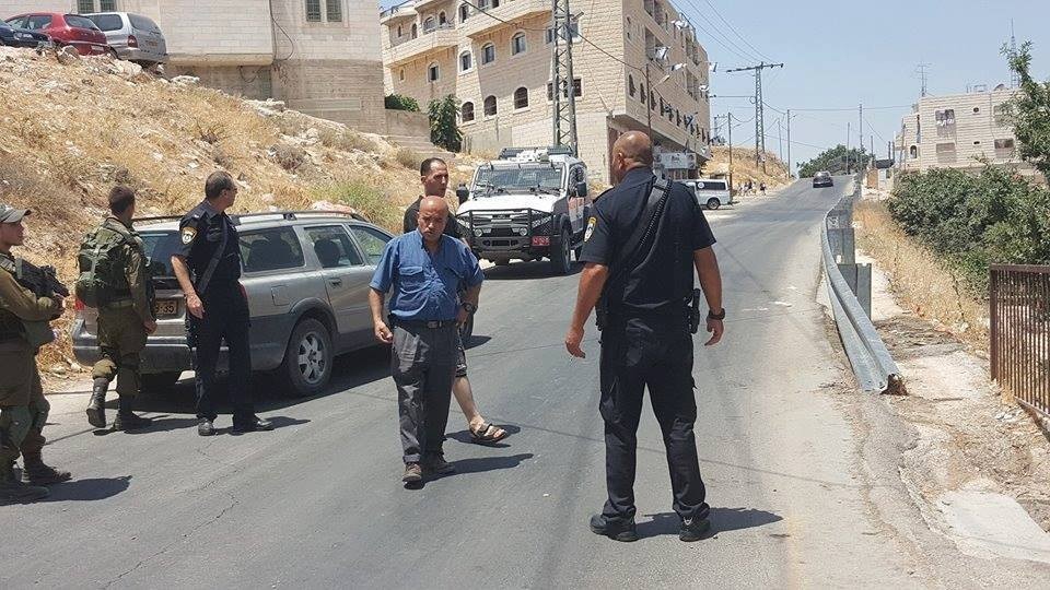 إصابة طفلة بجروح خطيرة إثر دهسها من قبل مستوطن بالخليل