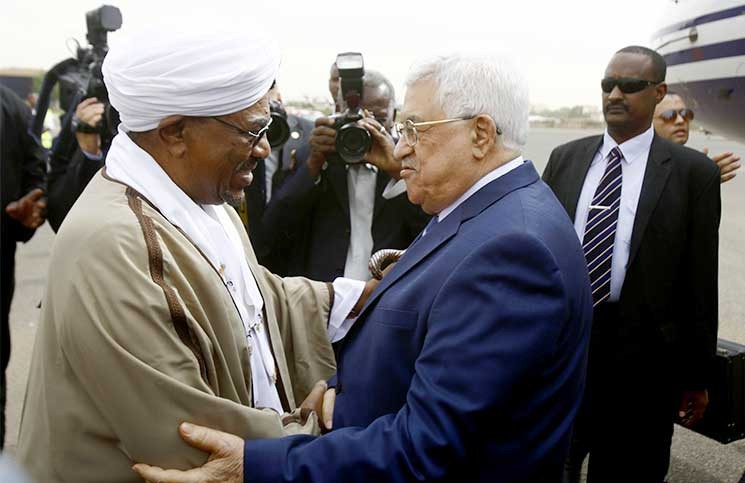 الرئيس يجتمع مع نظيره السوداني في موسكو