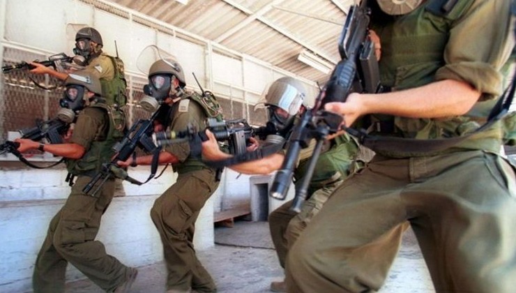 حالة من التوتر والاستنفار تسود سجن "النقب الصحراوي"