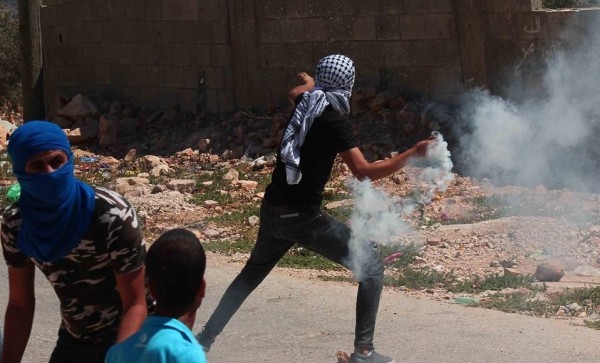 إصابة طفل وشاب بالرصاص المعدني خلال مواجهات مع الاحتلال في كفر قدوم