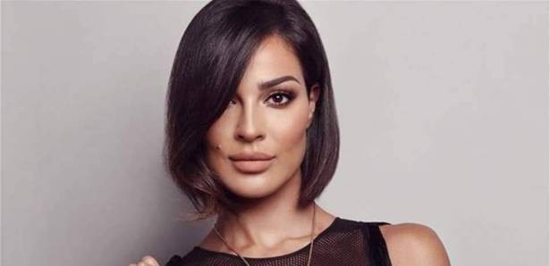 شاهدوا : نادين نسيب نجيم تشعل مواقع التواصل بوصلة رقص