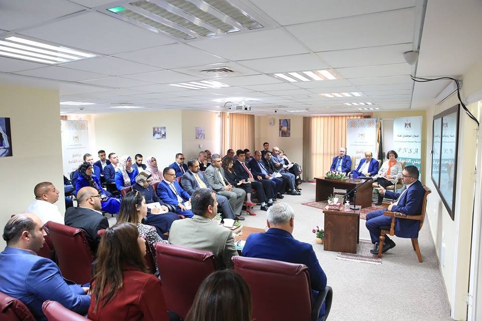 الدويك يقدم تجربته الإدارية لمتدربي برنامج المدرسة الوطنية الفلسطينية للإدارة