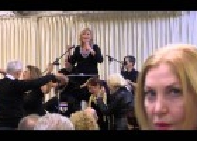 بالفيديو :  اليهود المصريون في تل ابيب يحتفلون على انغام عبد الحليم