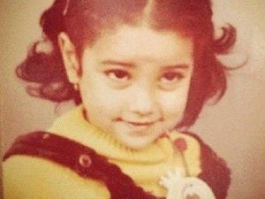 هذه نجمة عربية في عمر الـ5 سنوات.. هل استطعتم التعرف عليها؟