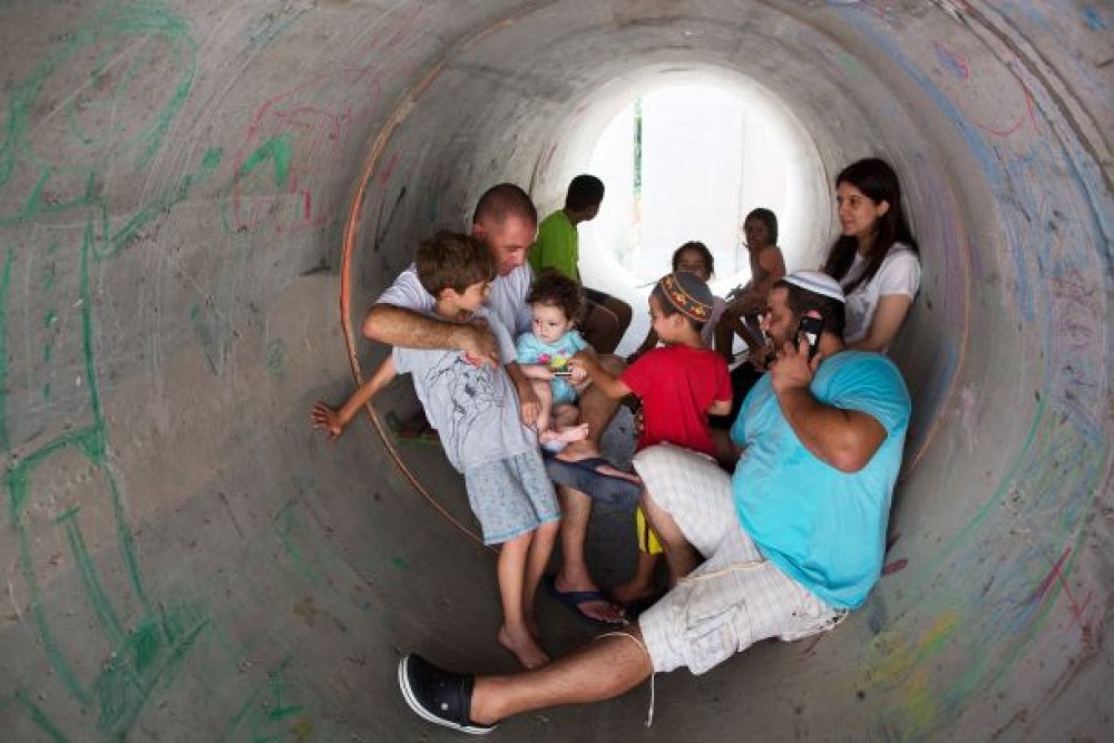 يعلون: من أطلق الصواريخ مجموعات لا تتبع حماس وإن تكرر الأمر سنرد بيد من حديد