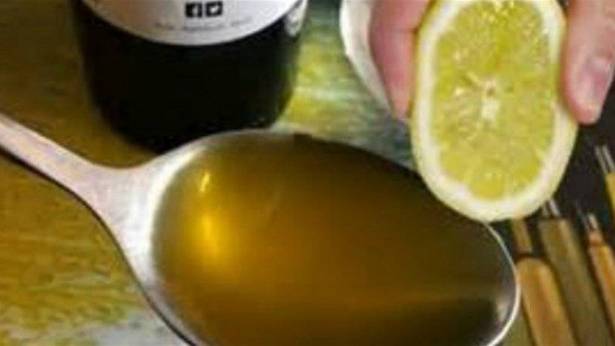 ماذا يحصل للجسم عند تناول ملعقة من الحامض وزيت الزيتون كل صباح؟