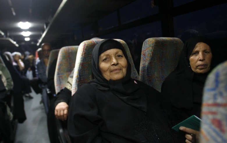 أهالي أسرى قطاع غزة يتمكنون من زيارة ذويهم في سجن رامون