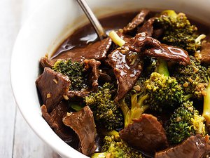 البروكلي مع لحم العجل