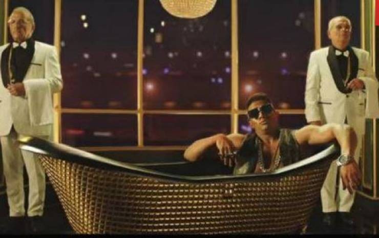 بالفيديو : إعلان محمد رمضان الجريء يعرضه للانتقاد والسخرية!!