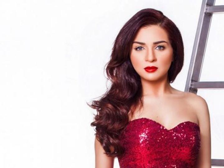 ما السبب وراء إغلاق مي عز الدين الباب أمام  تعليقات الجمهور على "انستجرام"