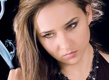 شاهد صورة نيللى كريم وابنيها تثير الجدل وتشعل مواقع التواصل الاجتماعي