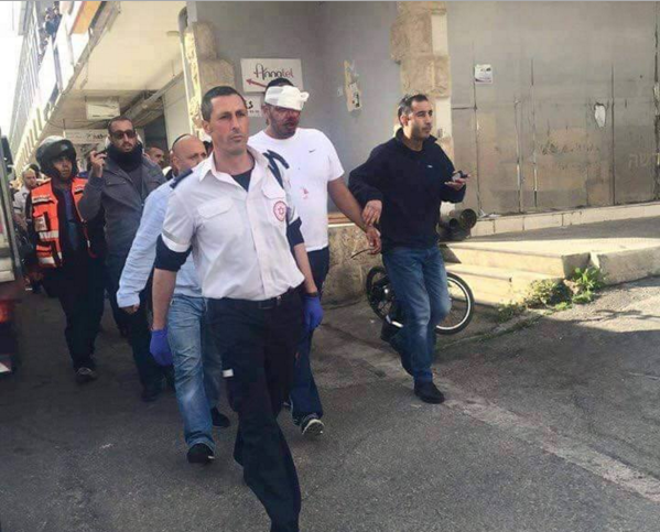 فيديو .. إصابة مستوطن بعملية طعن في مجمع تجاري غرب القدس