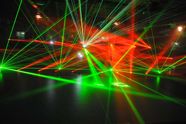 الليزر :خطر جديد يهدد الطائرات