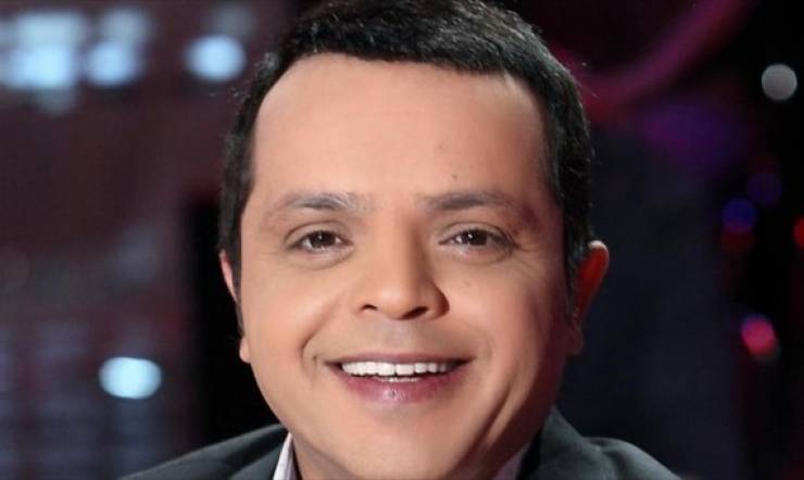 بالفيديو  : محمد هنيدي يمازح متسابقي برنامج "The comedy" بتعليقات كوميدية جدا