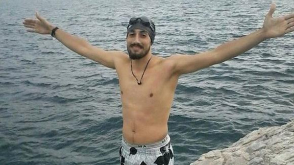 لاجئ سوري يصل السويد بعد أن سبح من تركيا لليونان في 7 ساعات