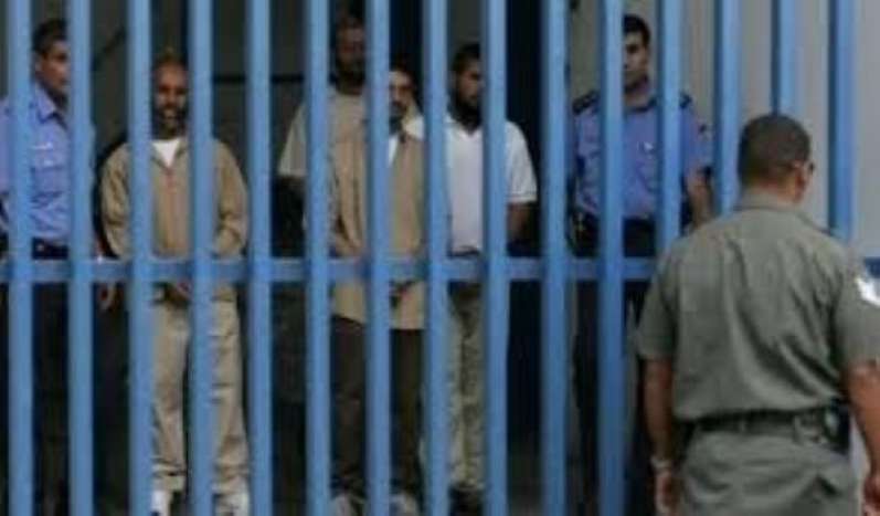 تثبيت الاعتقال الإداري بحق عدد من الأسرى