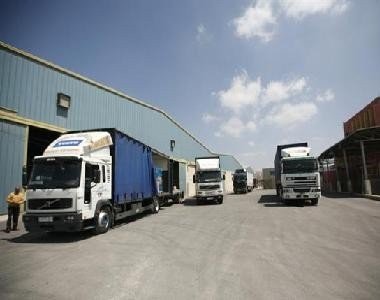 الصحة ترسل شاحنات للمستلزمات الطبية إلى قطاع غزة