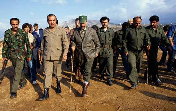 أبو العنين : مطالبتي بتسليح الشعب باسم فتح وليس شخصي ويجب أن نعود لجذورنا المسلحة