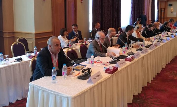 العمل تطالب باستمرار الدعم المالي لفلسطين