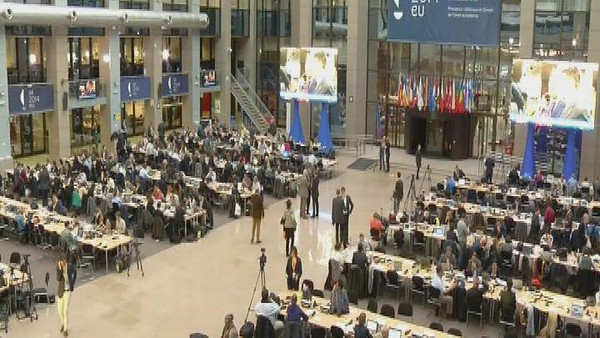 الاتحاد الأوروبي يمدد العقوبات على روسيا لـ6 أشهر