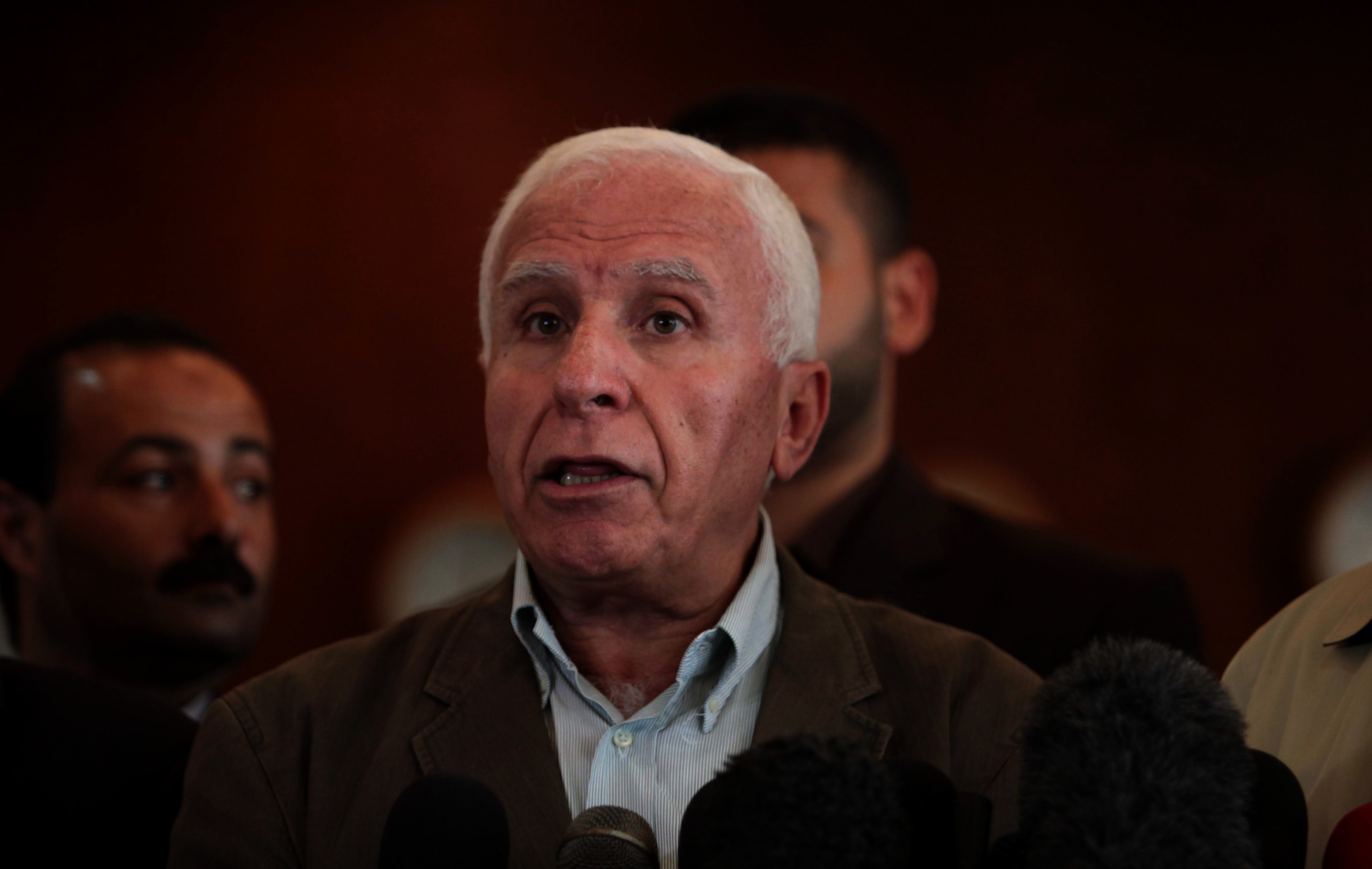 الأحمد يتحدث عن الحكومة السياسية المُقبلة ويزف بشرى لموظفي السلطة بغزة