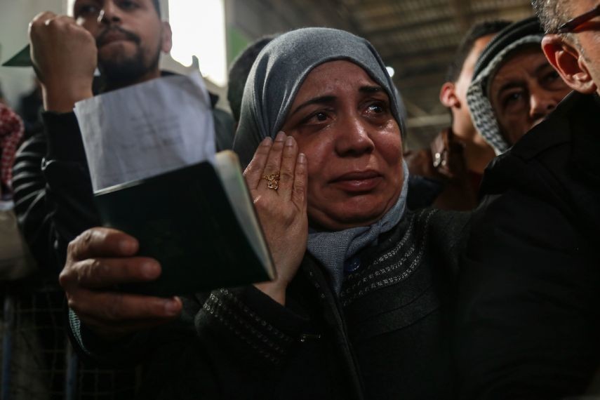 الأورومتوسطي: مأساة كبيرة يعيشها الفلسطينيون العالقين بالمعبر